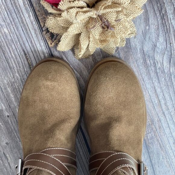 Nine West Women's Davyd Demi Wedge Buckle Detailing Faux Fur Booties - Picture 4 of 5